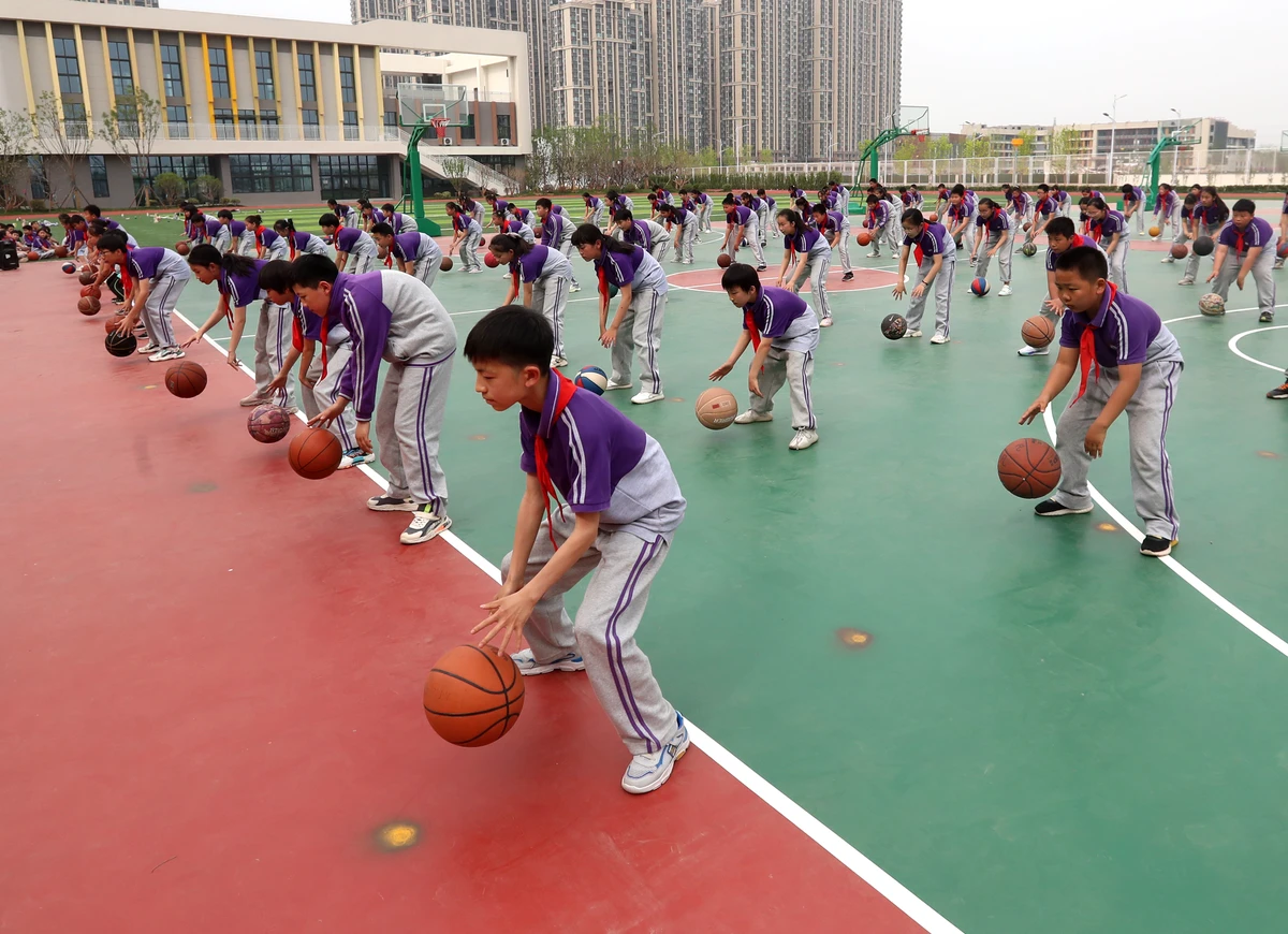 篮球教练如何帮助球员理解规则的重要性?_0